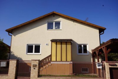 Kottingbrunn - Ausiedlung - gemütliches Zweifamilienhaus mit großzügigem Garten und guter Verkehrsanbindung