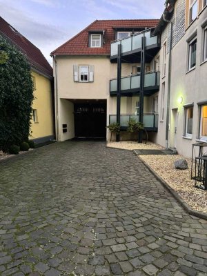 Attraktive 1,5-Zimmer-Wohnung mit großer Terrasse und Einbauküche in Linden