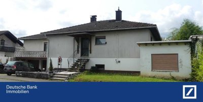 Zwangsversteigerung - Einfamilienhaus mit Einliegerwohnung in Greifenstein - provisionsfrei!