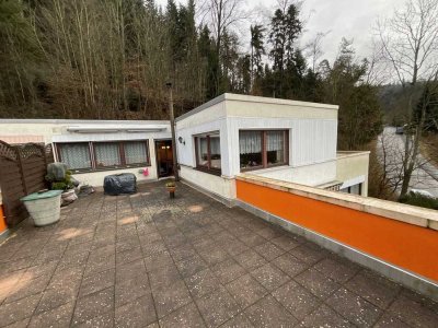 Penthouse-Terrassenwohnung in Traumlage direkt am Waldrand mit unverbaubarer Aussicht!