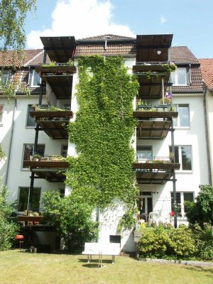 3-Zimmer-Wohnung, Liebigstraße, Süd-Westbalkon mit Blick in den Garten