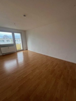 Einziehen und Wohlfühlen! 4 Zimmer mit Balkon!