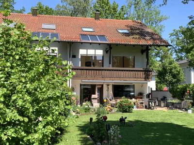 Provisionsfreie, exklusive 3-Zi.-Wohnung incl. EBK u. TG, mit herrlichem Gartenblick in Ottobrunn