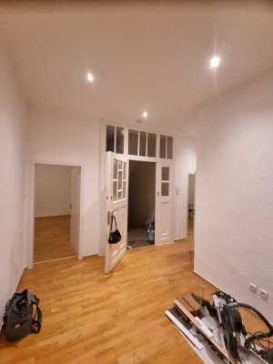 Kernsanierte 5-Zimmer-Wohnung mit gehobener Innenausstattung im Saarlandstraßenviertel