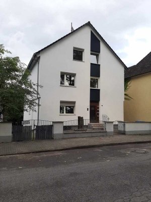 4 Familienhaus in Altrip mit 310 m² Wohnfläche und 696 m² Grundstück