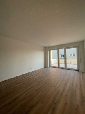 Traumhafte 3-Zimmer Wohnung, Balkon, Einbauküche, Tiefgaragenstellplatz