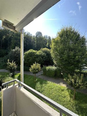 #RESERVIERT#Frisch renovierte 2 Zimmerwohnung mit Balkon und Aufzug in Waldrandlage von Mauer