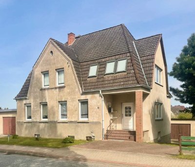 Stilvolles Zweifamilienhaus mit schönem Garten