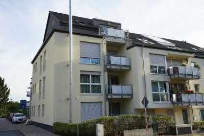 Außergewöhnliches 3-Zi.-Appartement im DG mit Tiefgarage und Fahrstuhl in Lev.-Schlebusch!