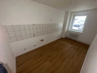 Ideal für Singles/Paare - renovierte 2Zi Wohnung in PEMPELFORT ***B&B Immobilienmakler UG***