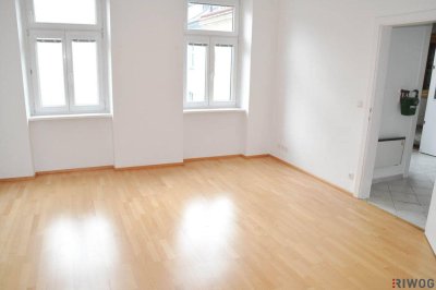 | Hofseitige | Single-/Studentenwohnung | 1-Zimmer | absolute Ruhelage |