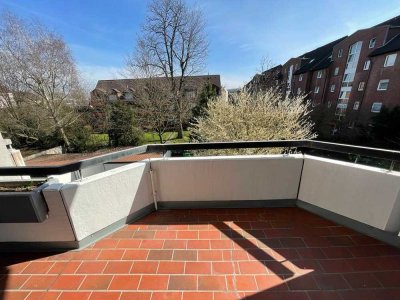 hochwertig renovie 2-Zi Whg mit 70qm Wfl., Vinylböden, 10 qm Balkon, attraktive Einbauküche, Bad neu