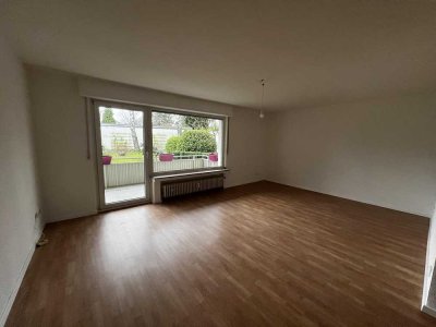 2-Zimmer-Wohnung: Helle, frisch sanierte Wohnung mit großem Balkon und durchdachtem Grundriss