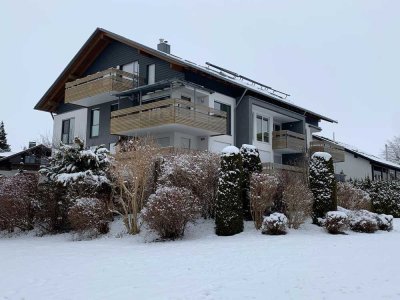 Exklusive 4,5-Zimmer-Wohnung mit Balkon, EBK und traumhaftem Bergblick in Nesselwang