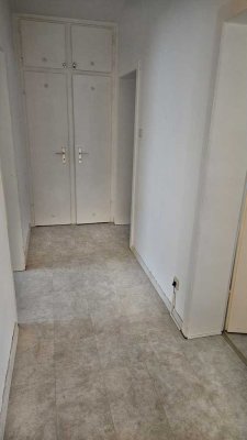 Charmante 2 Zimmer Wohnung im Grünen - MÖBELÜBERNAHME ERFORDERLICH