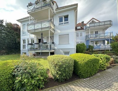 Große 4,5-Zimmer-Maisonette-Wohnung mit Kamin und zwei Stellplätzen in Schwalbach am Taunus!