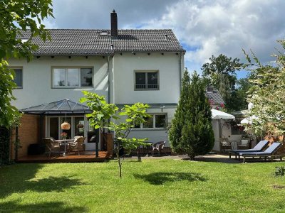 Mietpreisreduzierung - Attraktive, moderne Doppelhaushälfte mit großem Garten und Garage