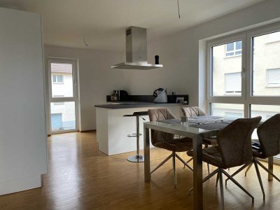 Sehr schöne, stilvolle 3-Zimmer-Wohnung mit Balkon, Loggia und EBK in Neuenstadt am Kocher