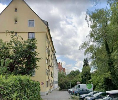 *** Am Harras: Zentrales und sehr gepflegtes Apartment im 1.OG mit schöner EBK von Privat ***