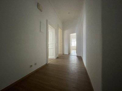 Perfekte WG-Wohnung im Zentrum – 5-Zimmer-Altbau mit viel Platz!