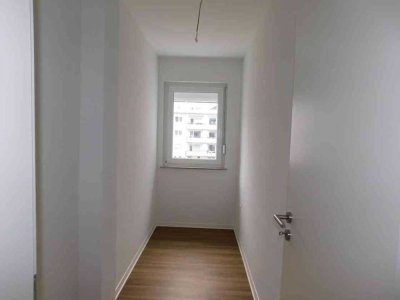 Kompl. renovierte 2-Zimmer-Whg. m. Balkon in sehr zentraler Lage