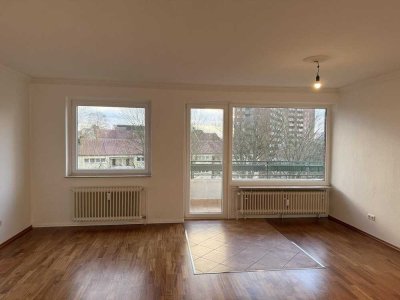 Charmante 2-Zimmer-Altbauwohnung mit sonnigem Balkon und Blick ins Grüne