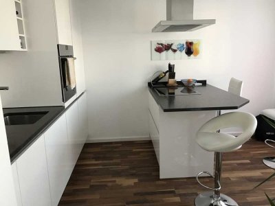 Hochwertig ausgestattete 2-Zimmer-Wohnung mit Balkon und Einbauküche in Trudering, München