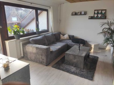 Schöne und helle 2-Zimmer-DG-Wohnung mit Balkon und EBK in Backnang