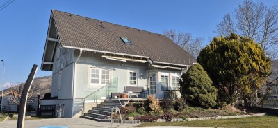 Einfamilienhaus mit Pool auf Eckgrundstück