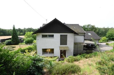 Doppelhaushälfte im WEG-Recht am Naturschutzgebiet * ca. 161,85m² * 7-8 Zimmer * Duschbad * Gäste-WC