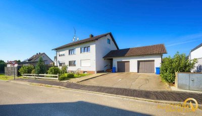 Vermietetes Zweifamilienhaus in Offenstetten, Abensberg, mit großem Grundstück - zu verkaufen.