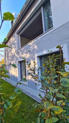 Schicke und moderne 3-Zimmer-Wohnung mit Loggia im KfW 40 Haus