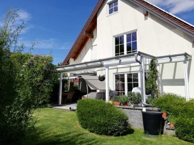 Exklusives EFH mit Garage und Apartment