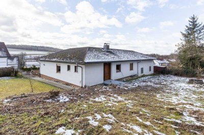 Erstbezug nach Sanierung | Bungalow mit großem Grundstück zur Miete