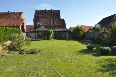 1-2 Fam.-Haus mit Anbau, Wintergarten & Garage in Ilsede-Oberg