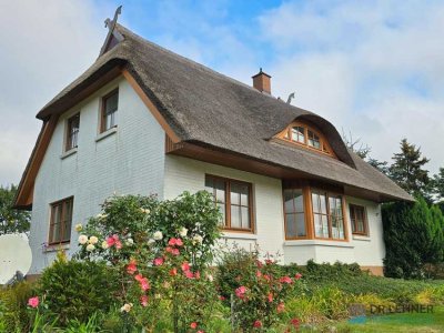 Dr. Lehner Immobilien NB -
Bei Bad Doberan- Modernes Reetdachhaus mit unverbautem Landschaftsblick