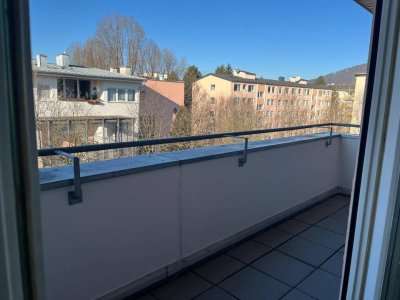 Stilvoll wohnen im Herzen Salzburgs: 60m² Dachgeschoßwohnung mit Balkon und Garage