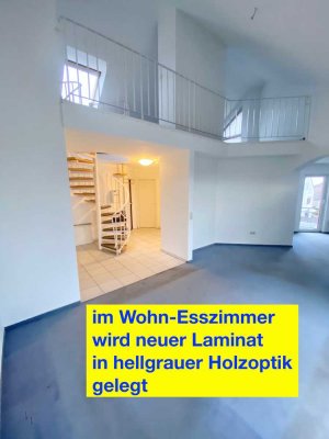 TOLLE Wohnung mit Galerie, EBK und TG Platz