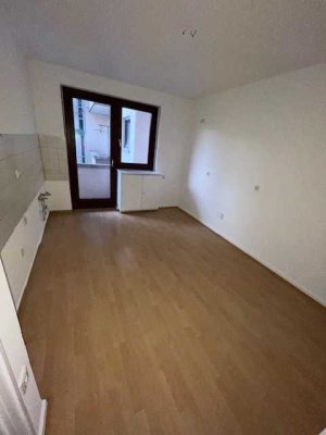 Schöne 1-ZKB Wohnung in Rheinnähe zu vermieten!