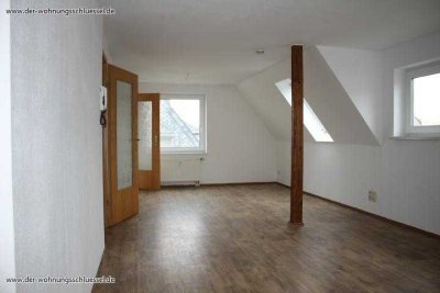 Schöne Dachgeschoss Wohnung zum wohlfühlen !