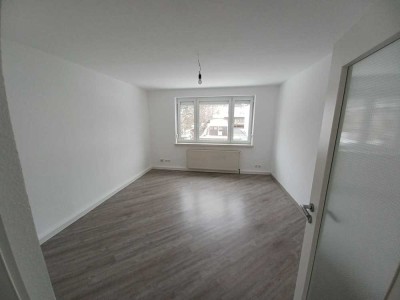 Helle 3-Zimmer-Wohnung mit Balkon und Garage