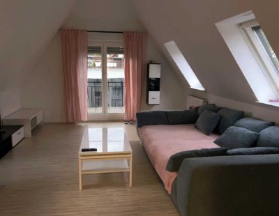 Gepflegte 2,5-Zimmer-Dachgeschosswohnung mit Balkon und Einbauküche in Schwäbisch Hall-Hessental