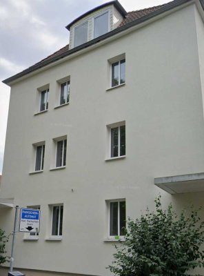 3 -Raum - Wohnung in Top Lage EBK u. Balkon