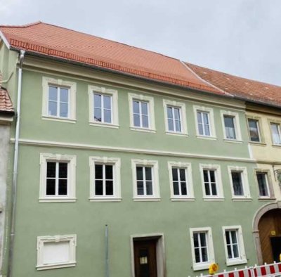 Vollständig renovierte 2-Zi. Wohnung mit großzügigen Balkon u. Einbauküche in Dettelbach, ohne Möbel