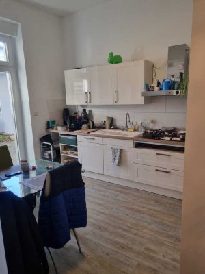 Helle und renovierte Erdgeschosswohnung ab Februar zu vermieten
599 € - 77 m² - 3.0 Zi.