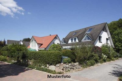 2-Familienhaus, Dachterrasse, Doppelgarage, Gartenhaus