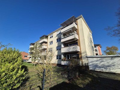 Modernisierte 3 Zi.Whg. mit TL-Bad, Balkon + Pkw-Stellplatz