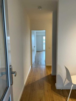 Hochwertig ausgestattete 51qm 1-Zimmer Wohnung mit Einbauküche, TG-Stellplatz unn Kellerraum