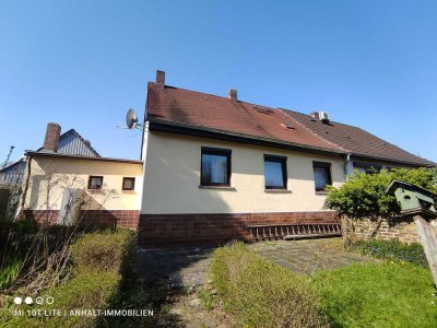 Doppelhaushälfte mit Garten in ruhiger Siedlungslage