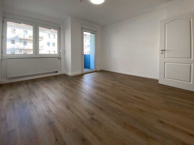 KL - Nähe Volkspark, 2 ZKB, Einbauküche, Tageslichtbad, Balkon *RENOVIERT*